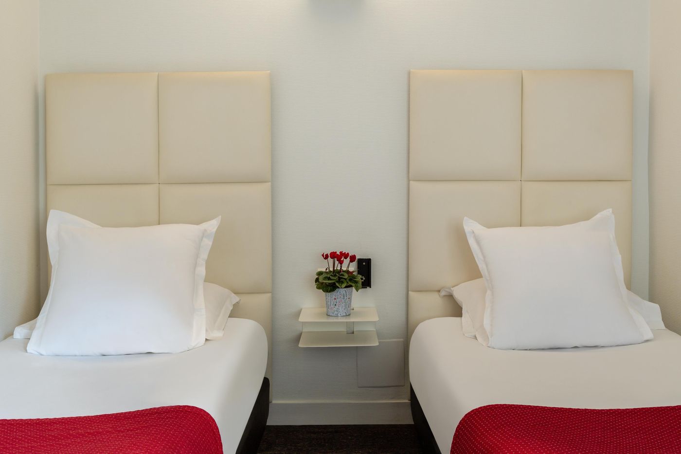 The-Originals-City--Hotel-Lecourbe--Paris-Room-21