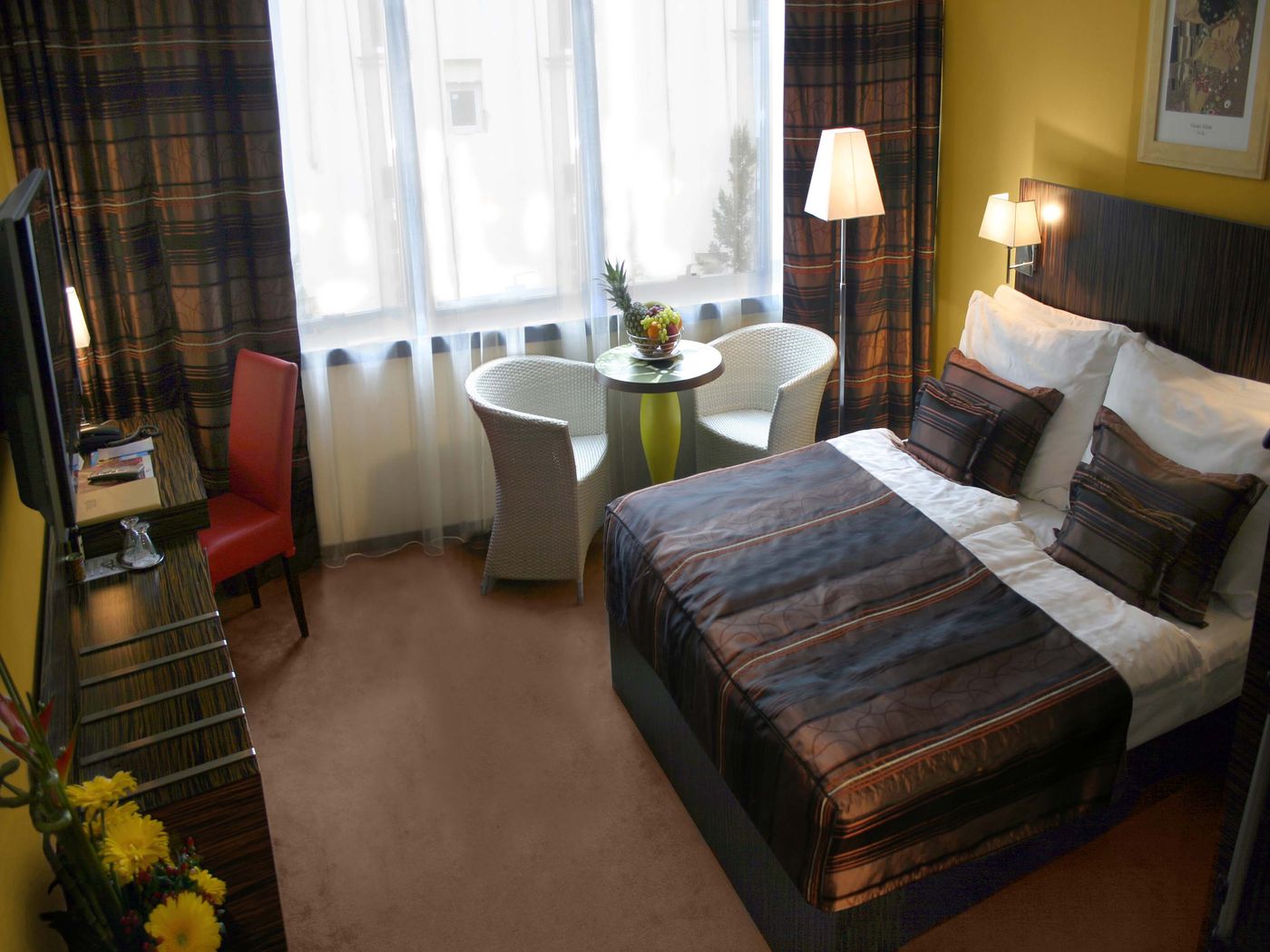 EA-Hotel-Crystal-Palace-Room-17