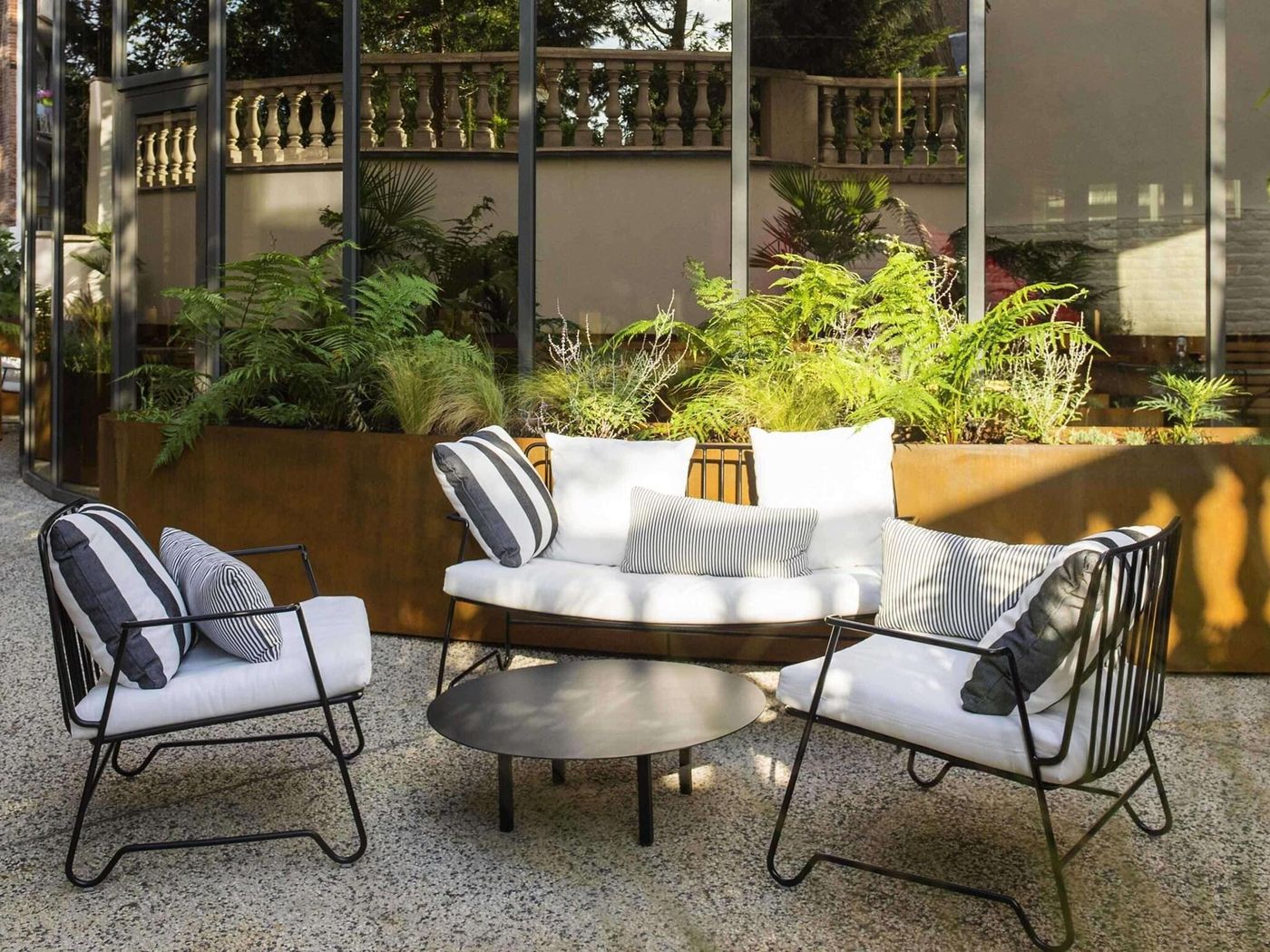 Ibis-Brussels-Centre-Chatelain-Terrace-51