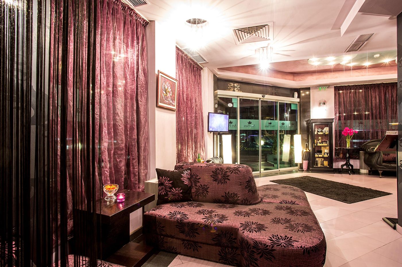 Art Plaza Hotel-Bulgaria-Sofia-Lobby-5