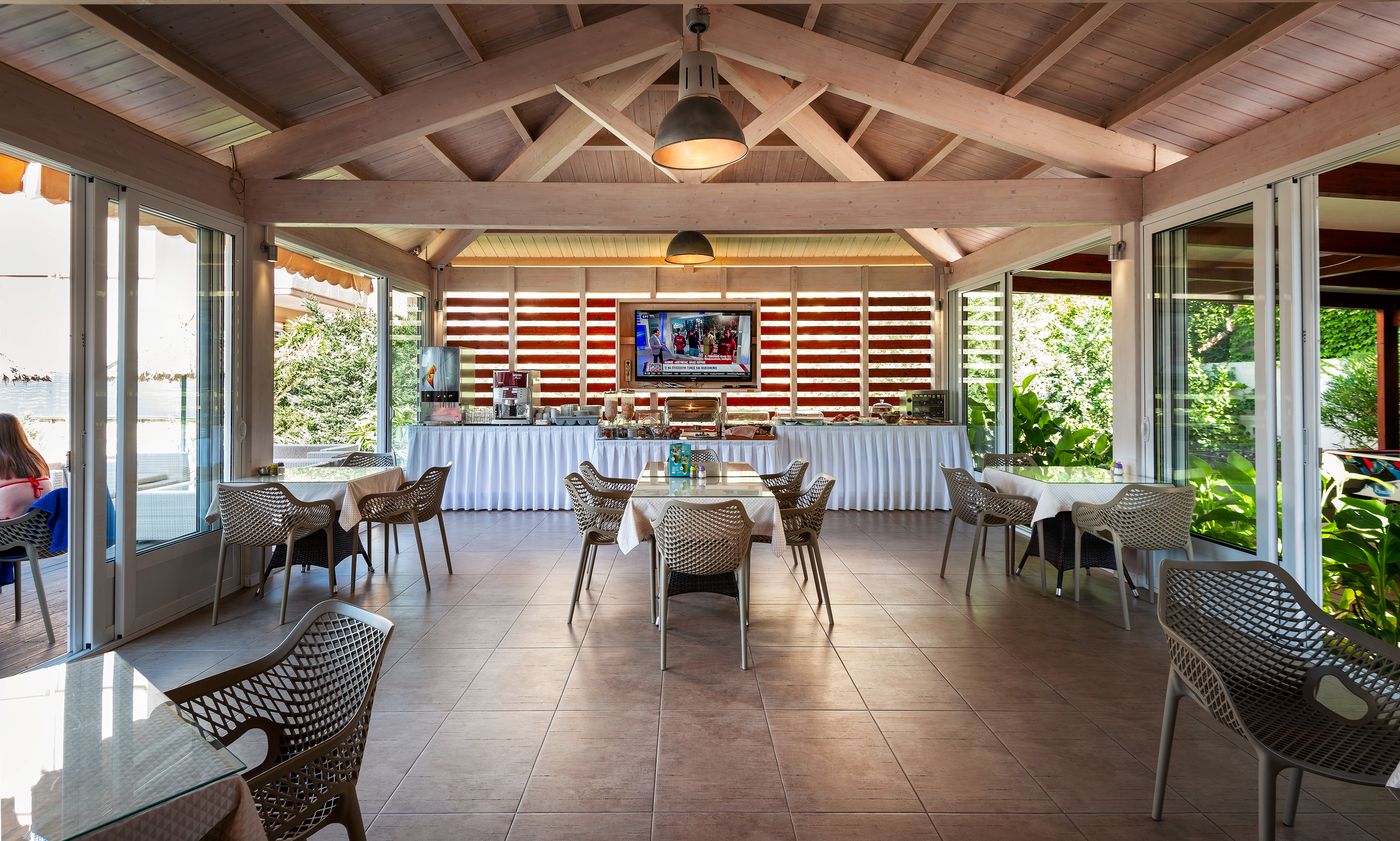 Sunday-Hotel-Restaurant-31