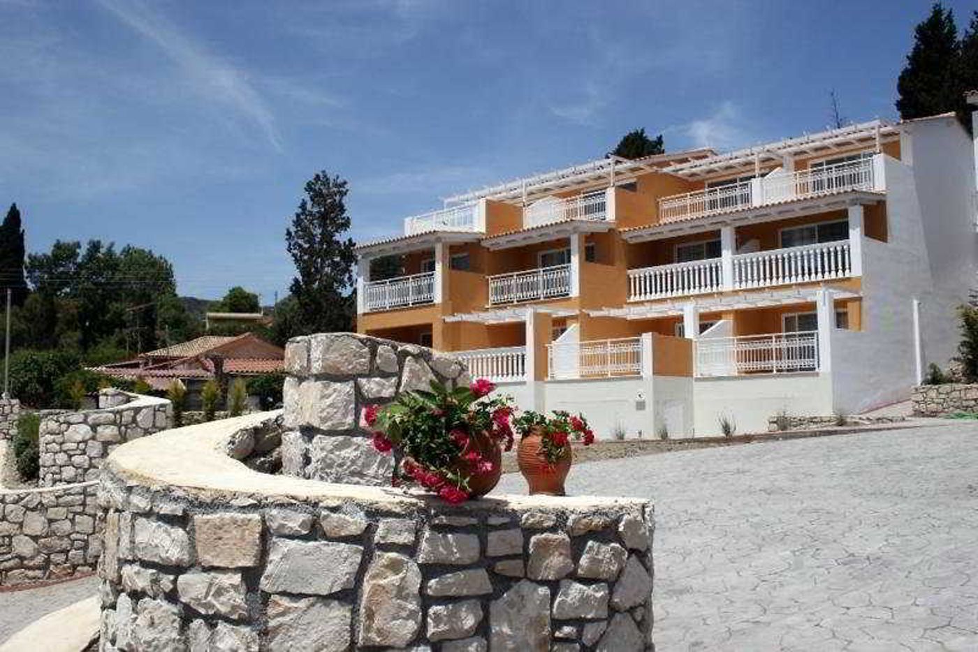 Belvedere-Gerakas-Lux--Suites-General-view-7