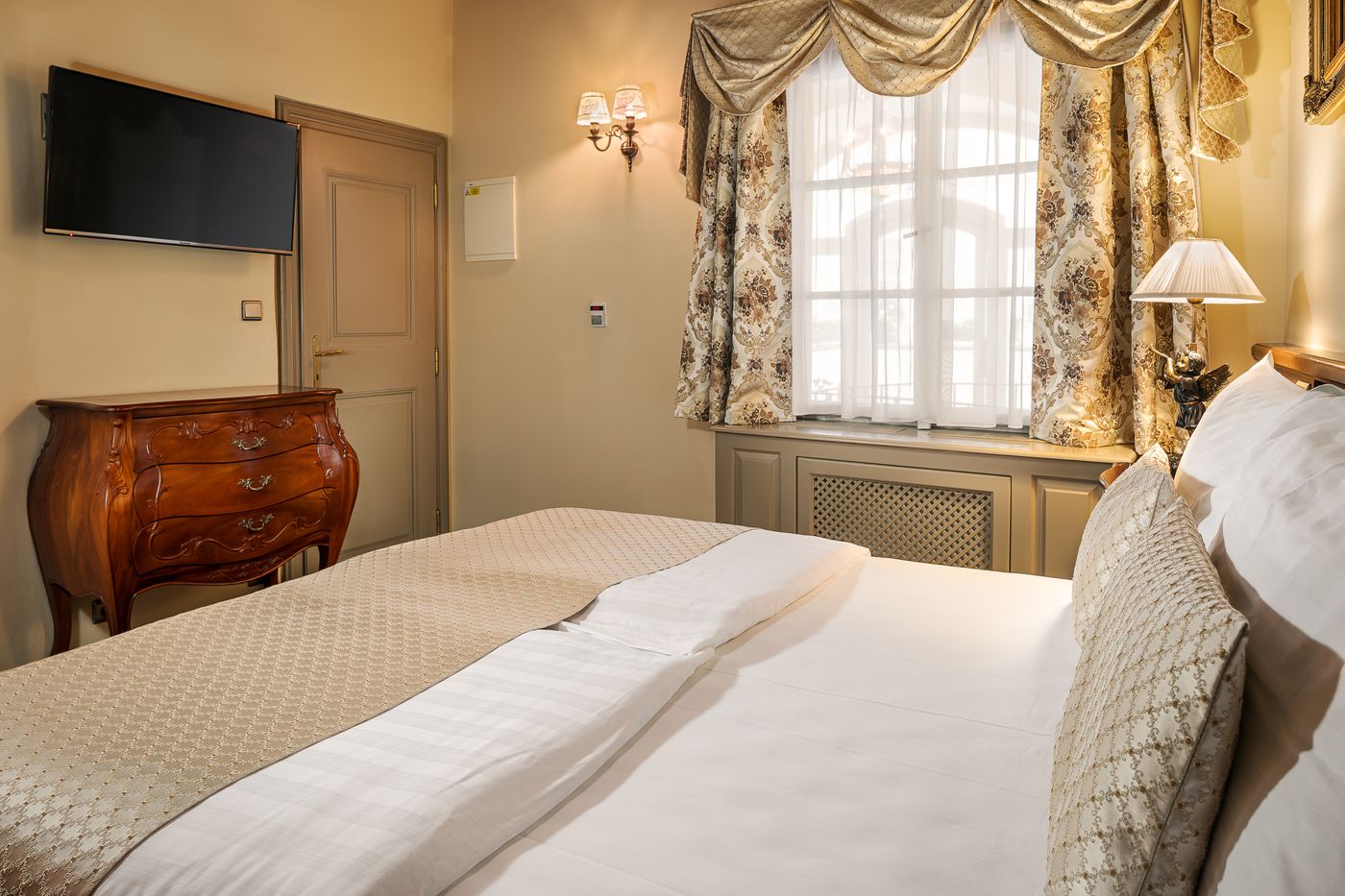 Iron-Gate-Hotel---Suites-Prague-by-BHG-Room-36