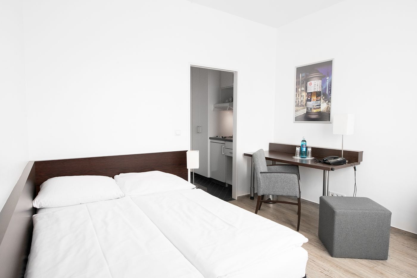 Luetzow-Room-4