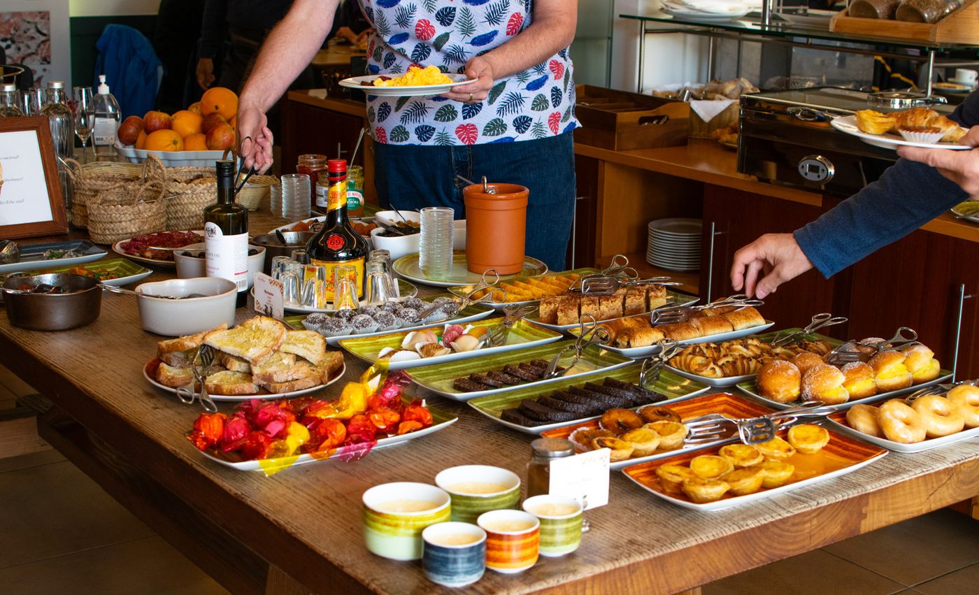 Costa-d-Oiro-Ambiance-Village-Restaurant-58