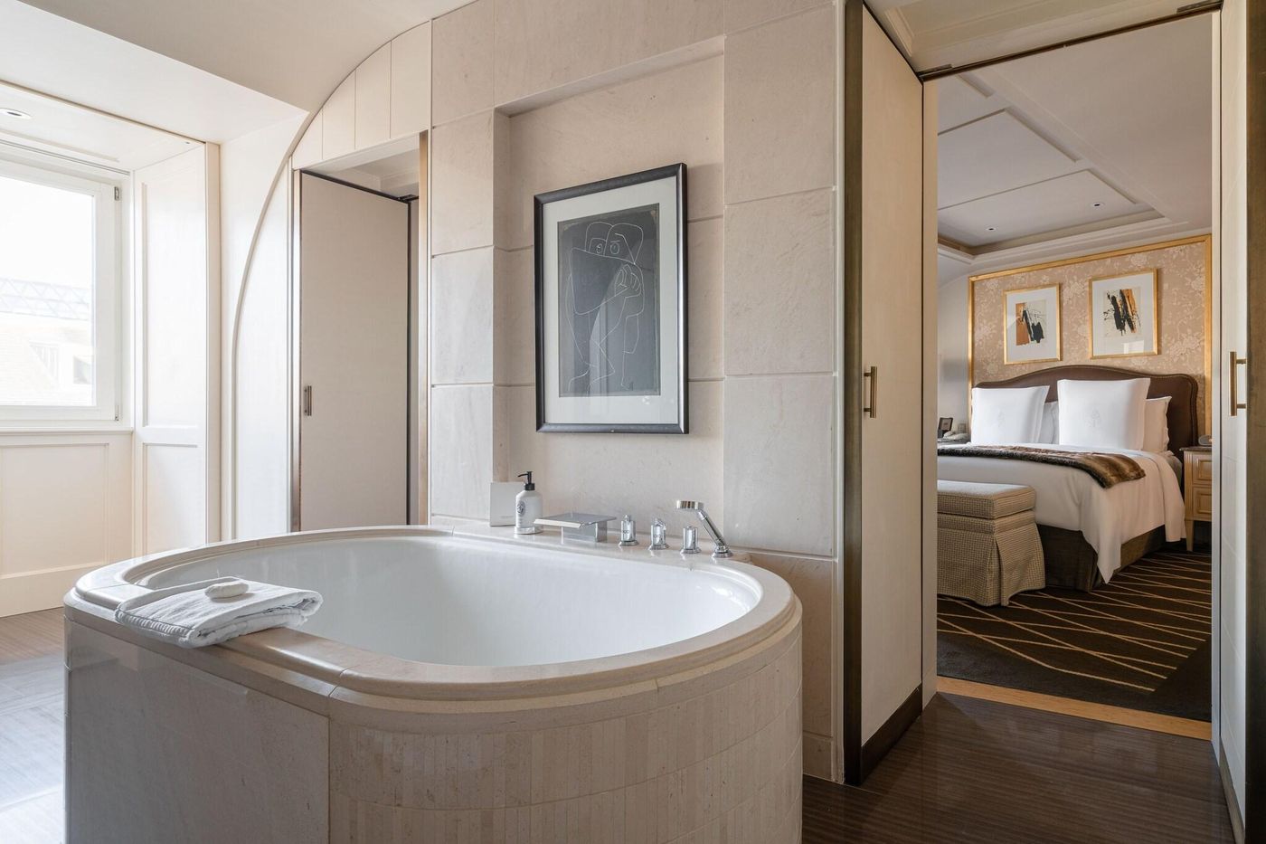 Four-Seasons-Hotel-Geneva-Room-57