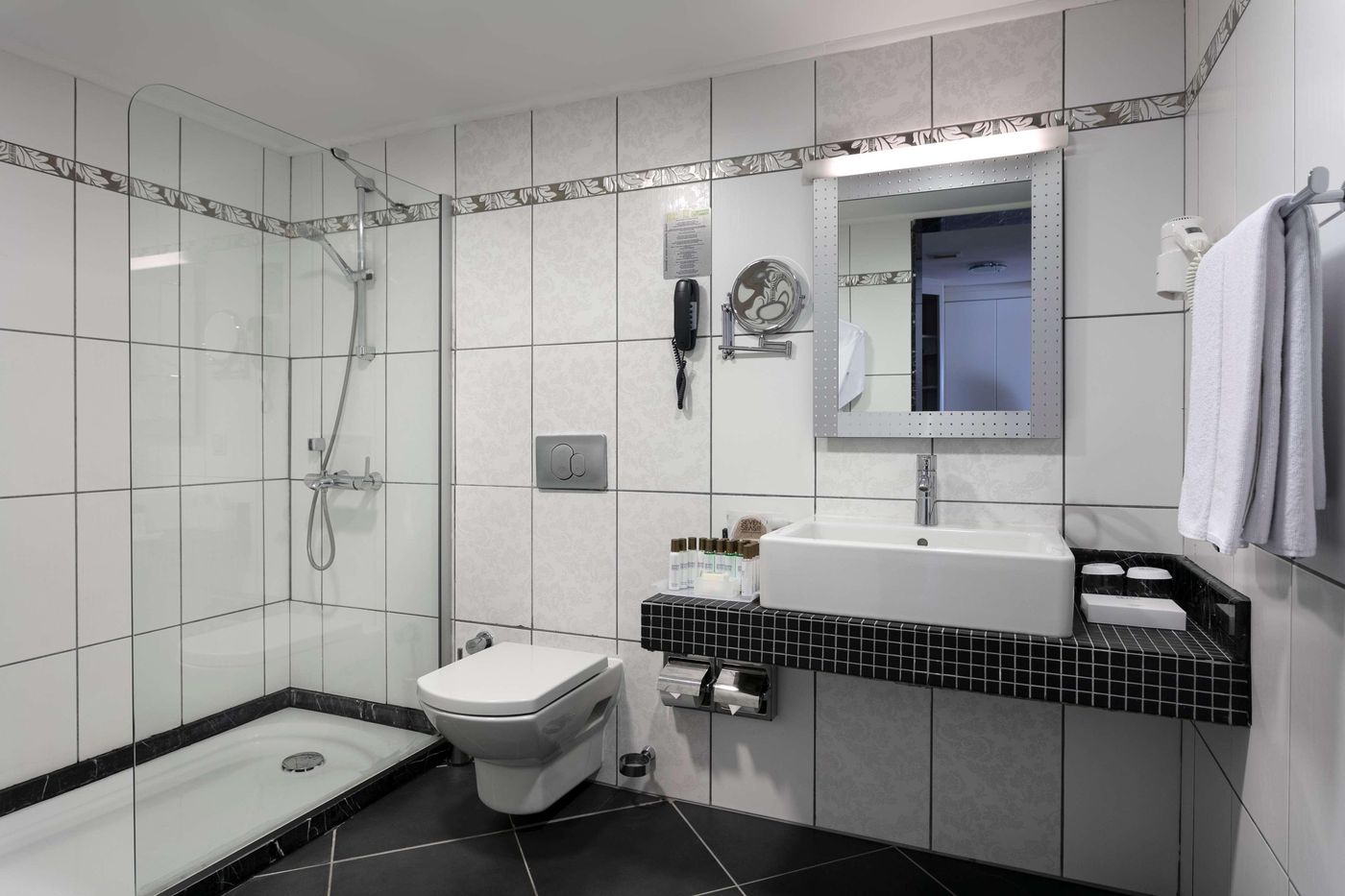 Seven-Seas-Hotel-Blue-Room-60