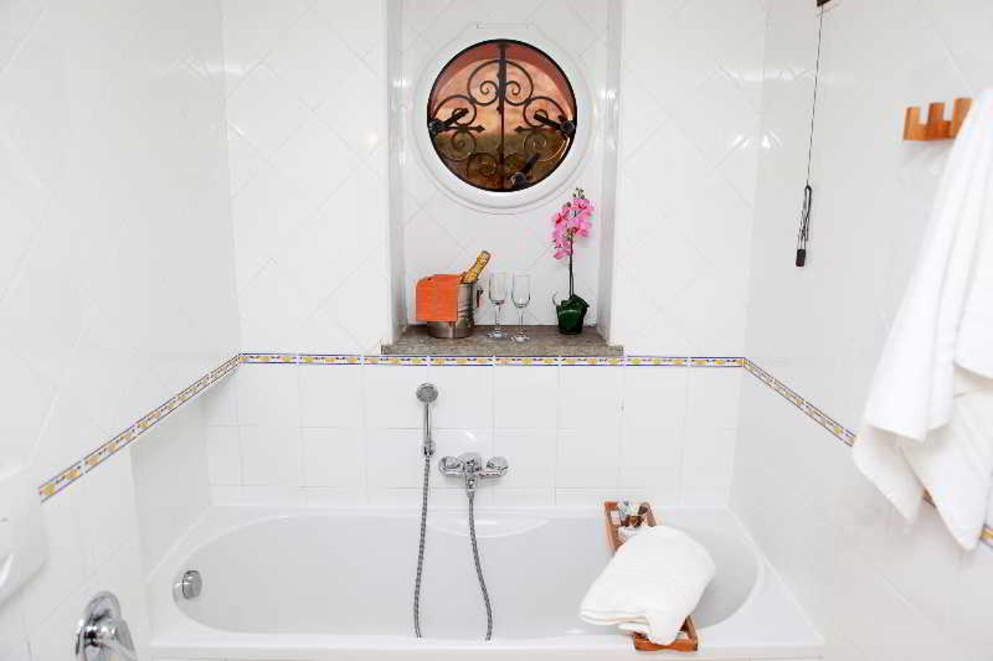 Rivoli-Sorrento-Room-16