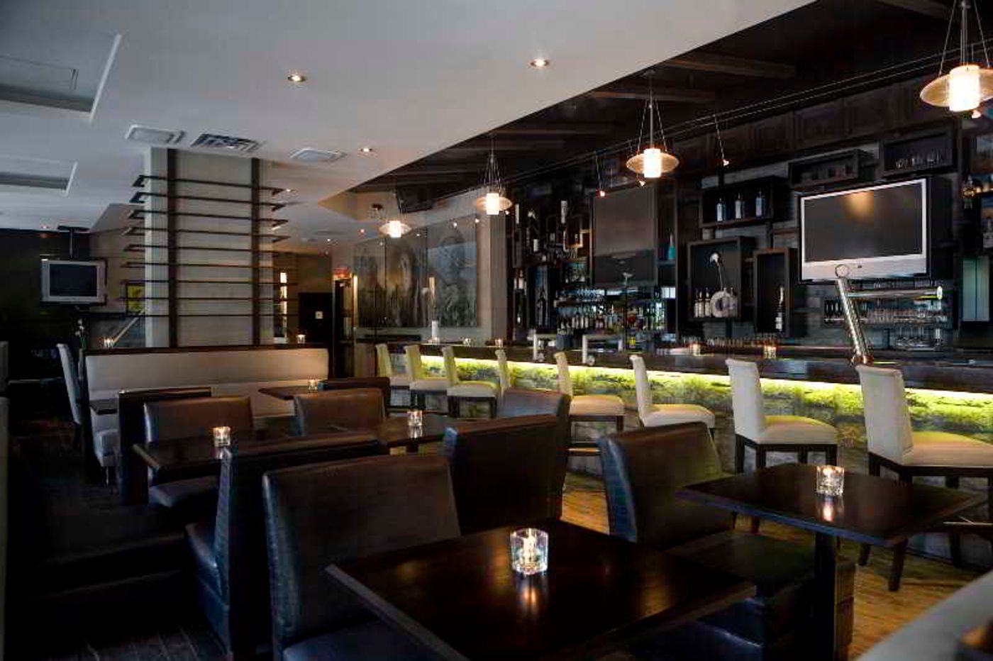 Sandman-Vancouver-City-Centre-Bar-16