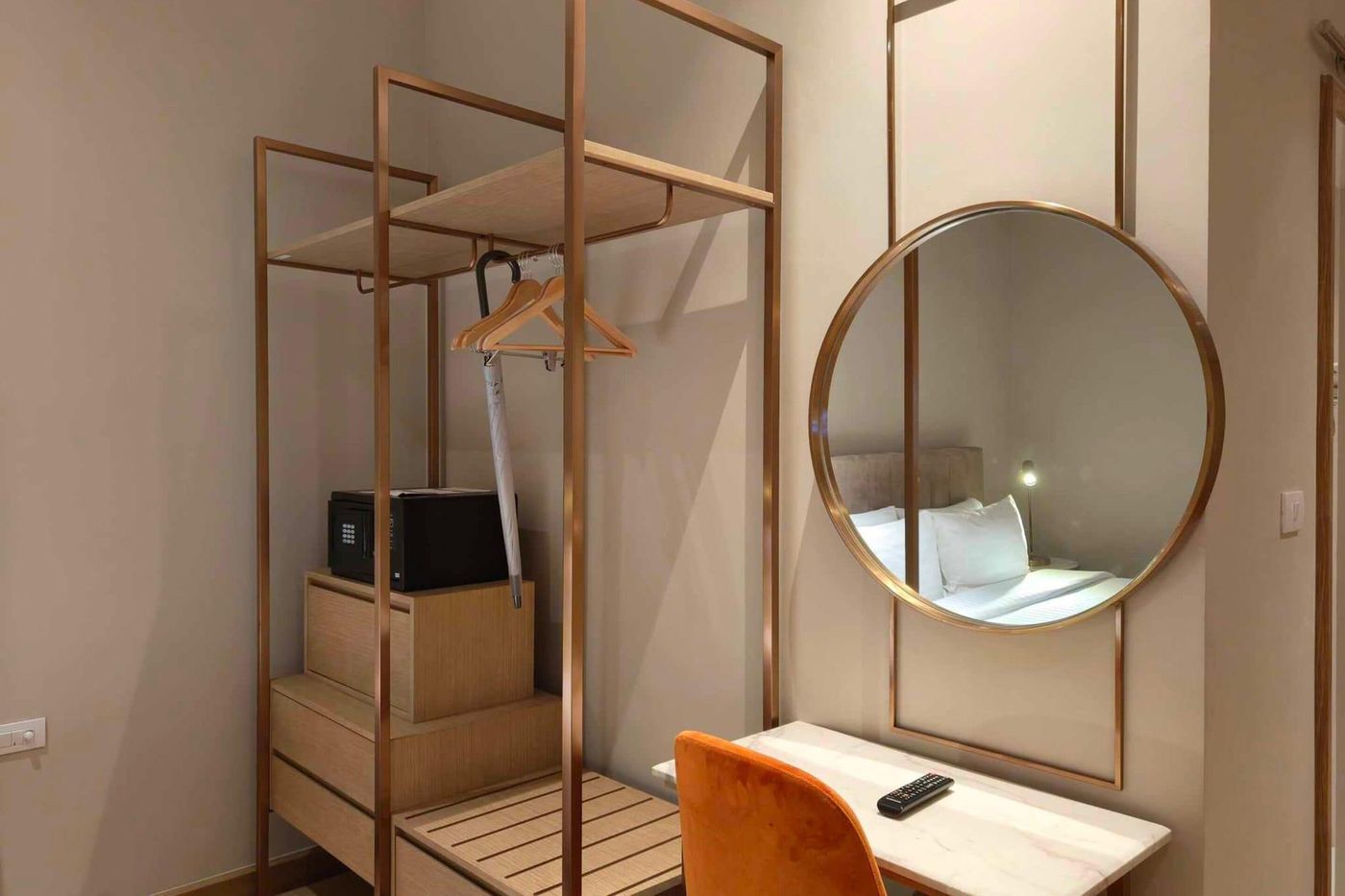 Away-Bangkok-Riverside-Kene-Room-9