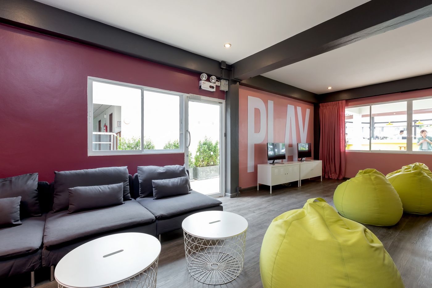 Sunwing-Bangtao-Beach-Sports-and-Entertainment-46