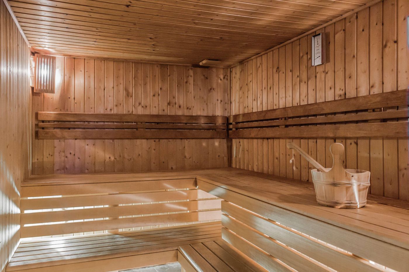 NH-Collection-Budapest-City-Center-Sports-and-Entertainment-79