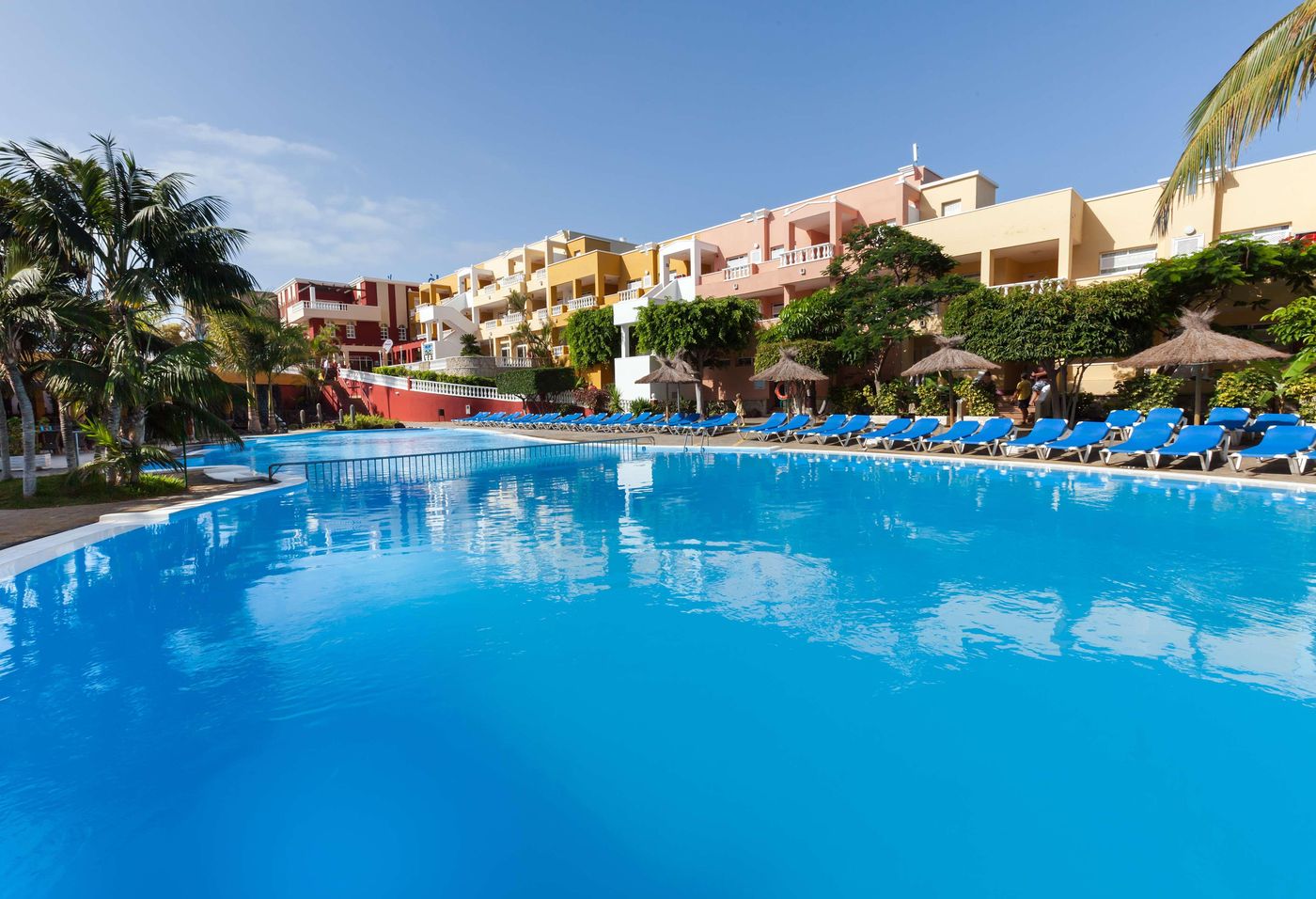 Allegro-Isora-Pool-3