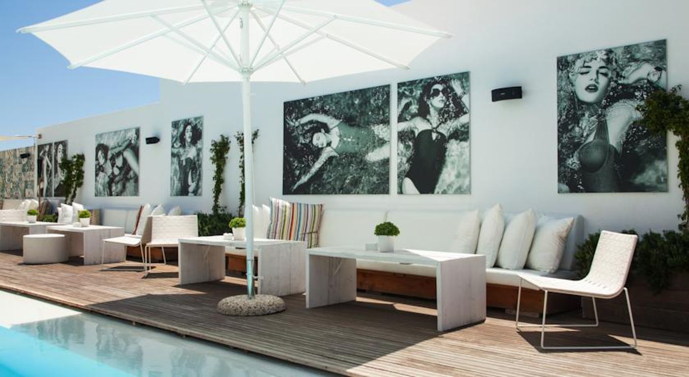 Hotel Zhero-Hostal Deluxe