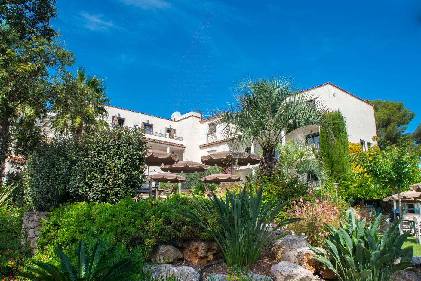 Hotel-Le-Catalogne-General-view-10