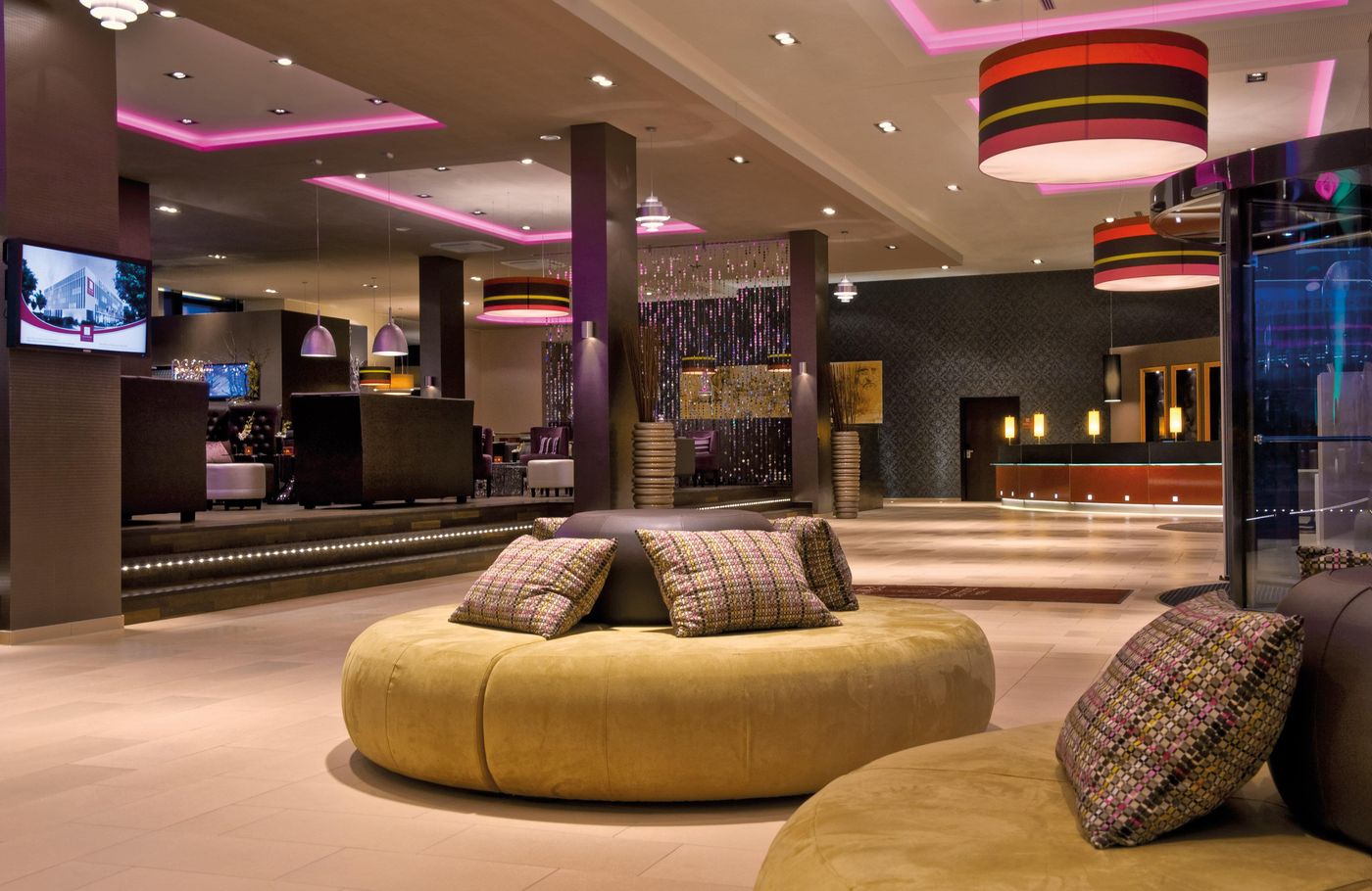 Leonardo-Royal-Hotel-Munich-Lobby-5