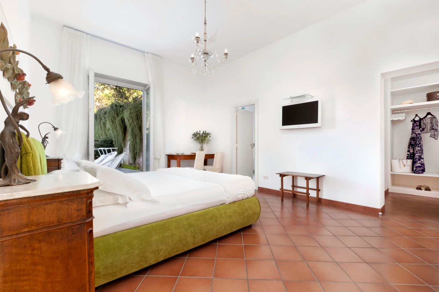 Villa-Oriana-Relais-Room-12