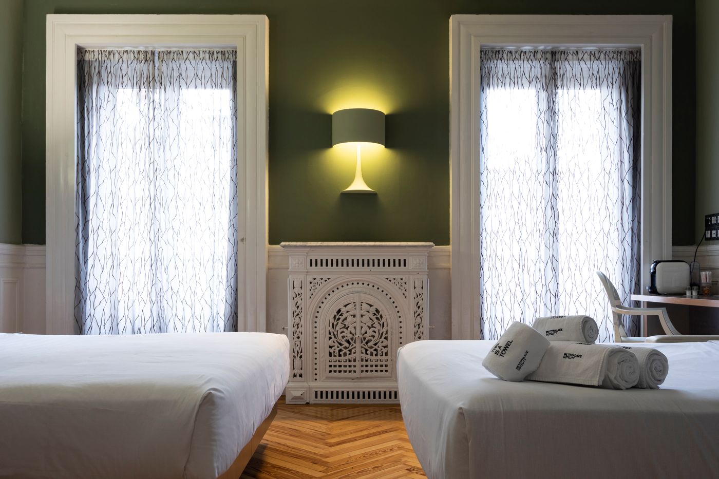 Petit-Palace-Lealtad-Plaza-Room-30