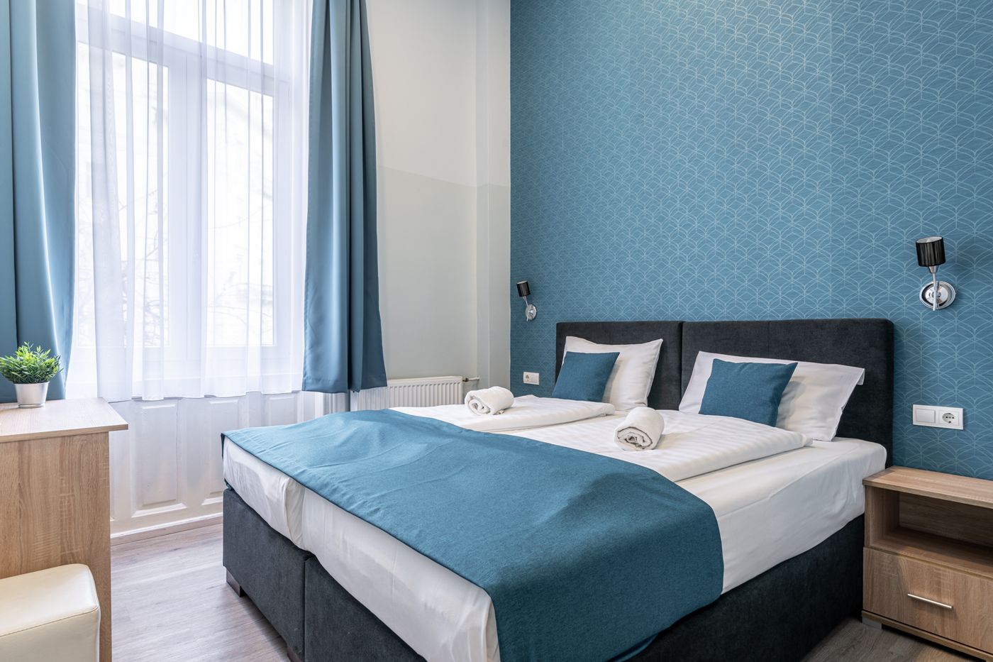 Full-Moon-Budapest-General-view-27