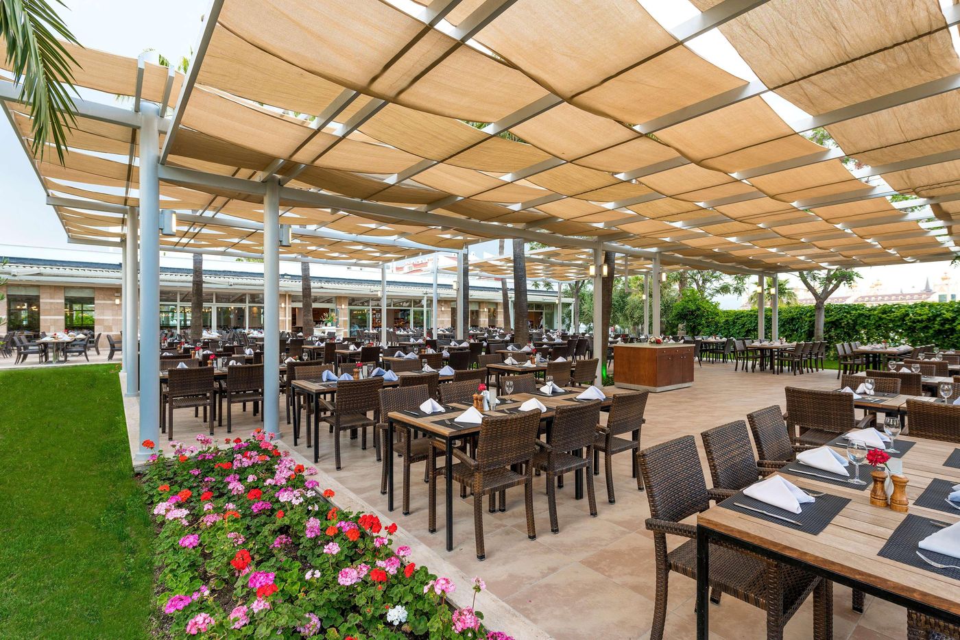 Barut-B-Suites-Restaurant-25