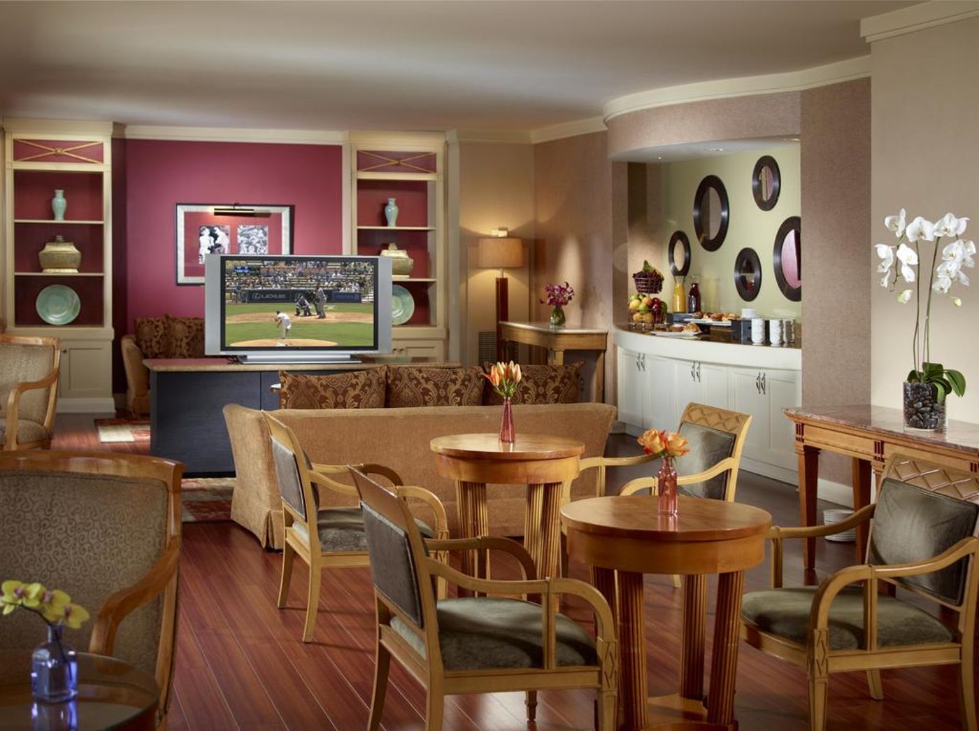 Omni Los Angeles Hotel at California Plaza