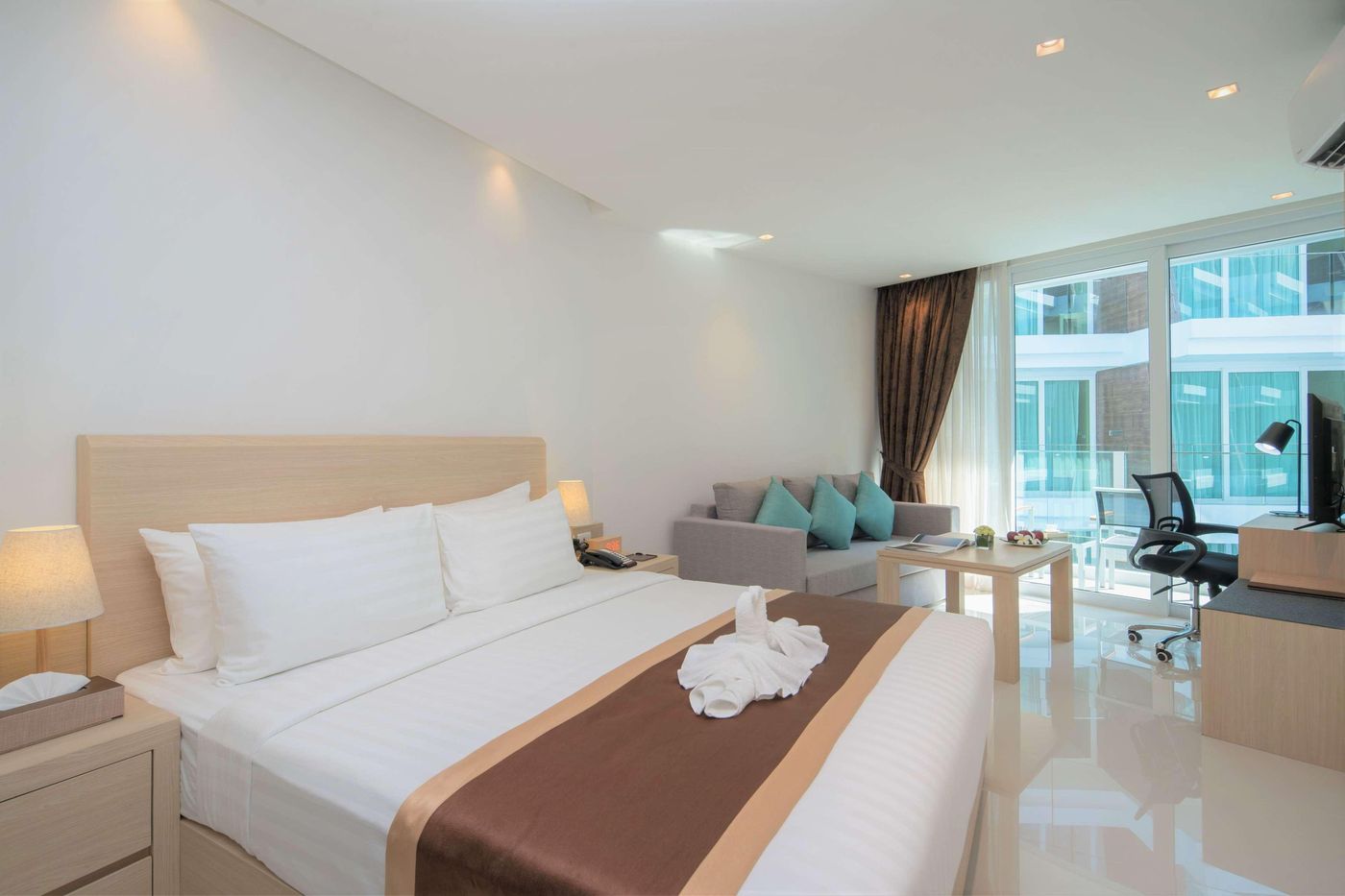 The-Beachfront-Hotel-Phuket-Room-23