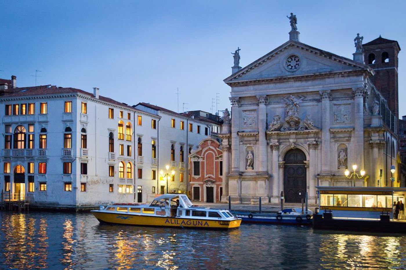 Palazzo-Giovanelli-e-Gran-Canal-Venezia-General-view-5