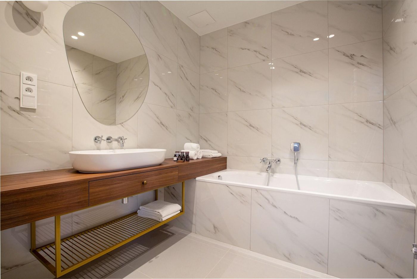 OREA-Place-Seno-Room-44