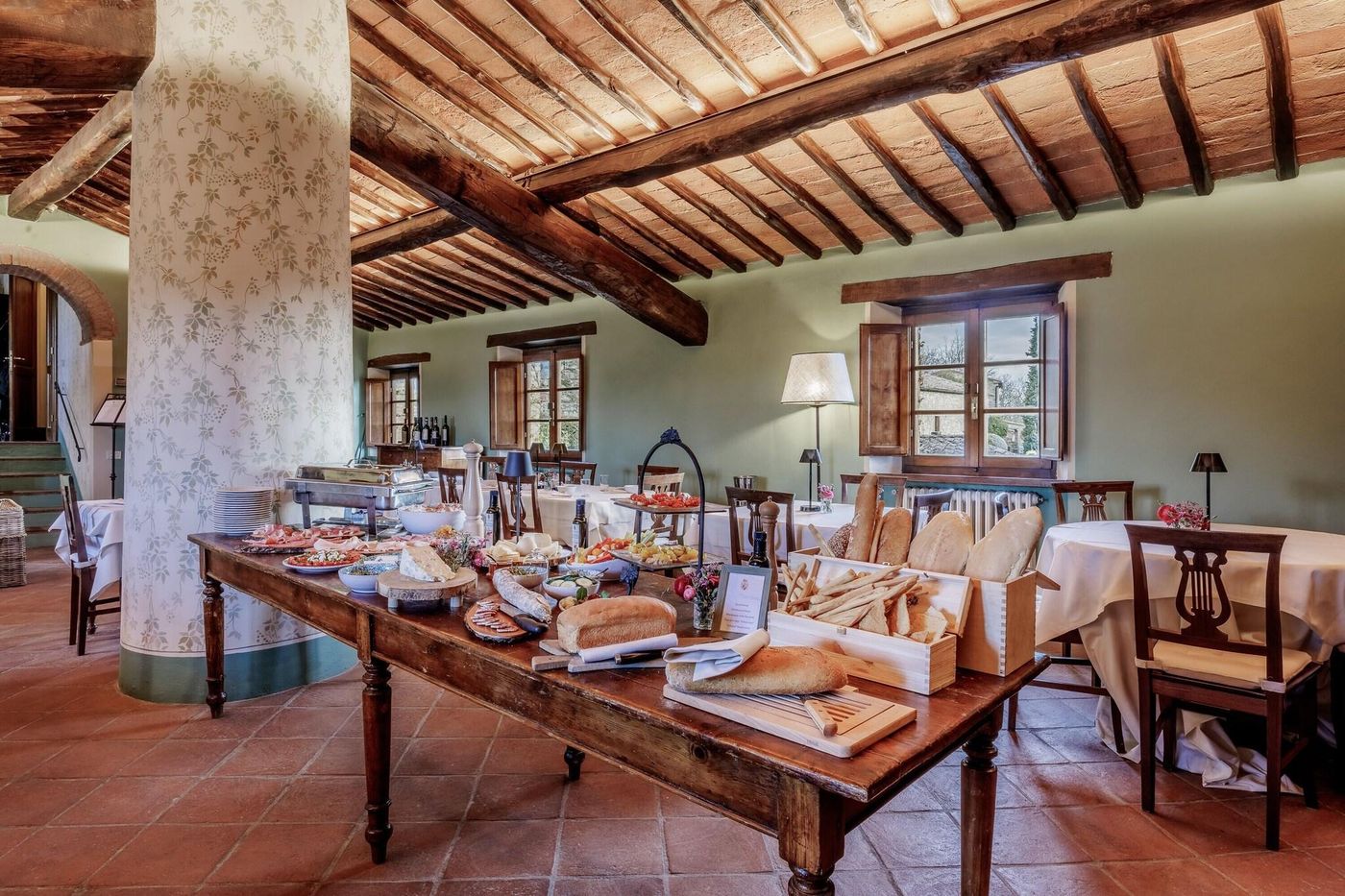 Il-Borgo-Di-Vescine-Restaurant-11