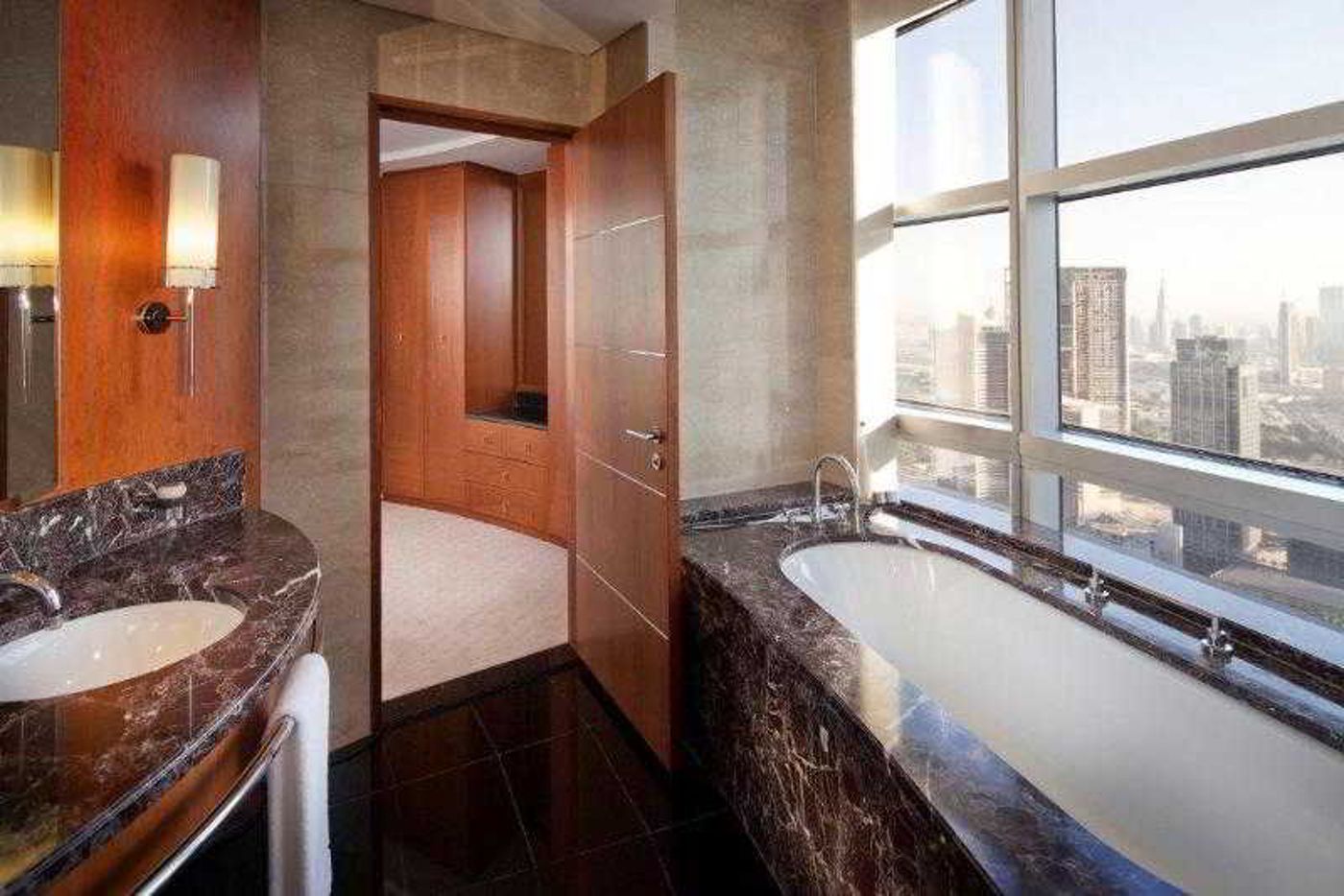 Jumeirah-Emirates-Towers-Room-34