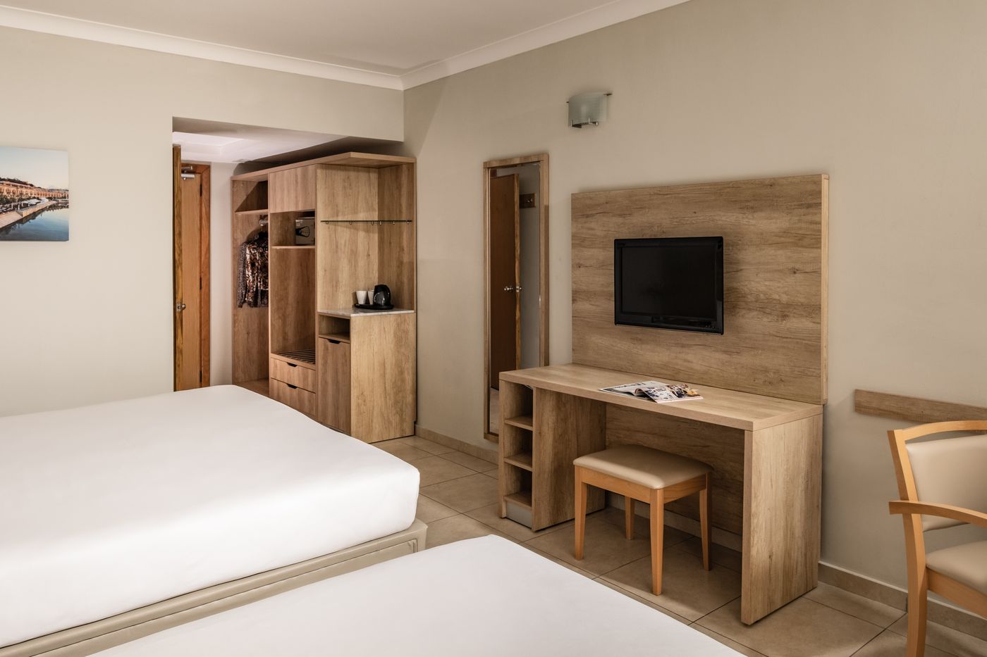 Qawra-Palace-Resort---Spa-Room-16