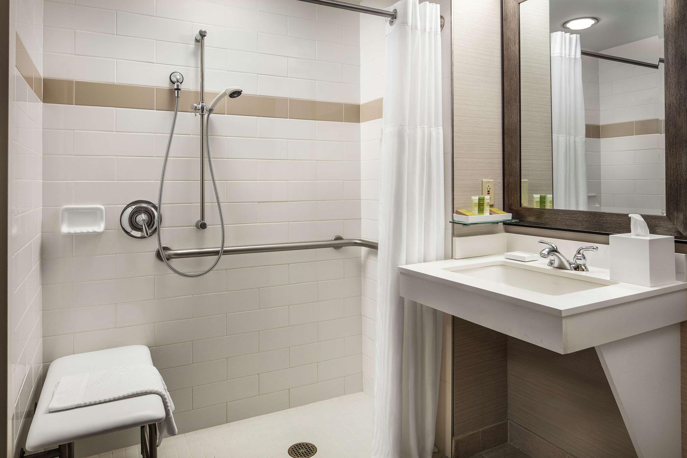 Hilton-Boston-Logan-Airport-Room-36