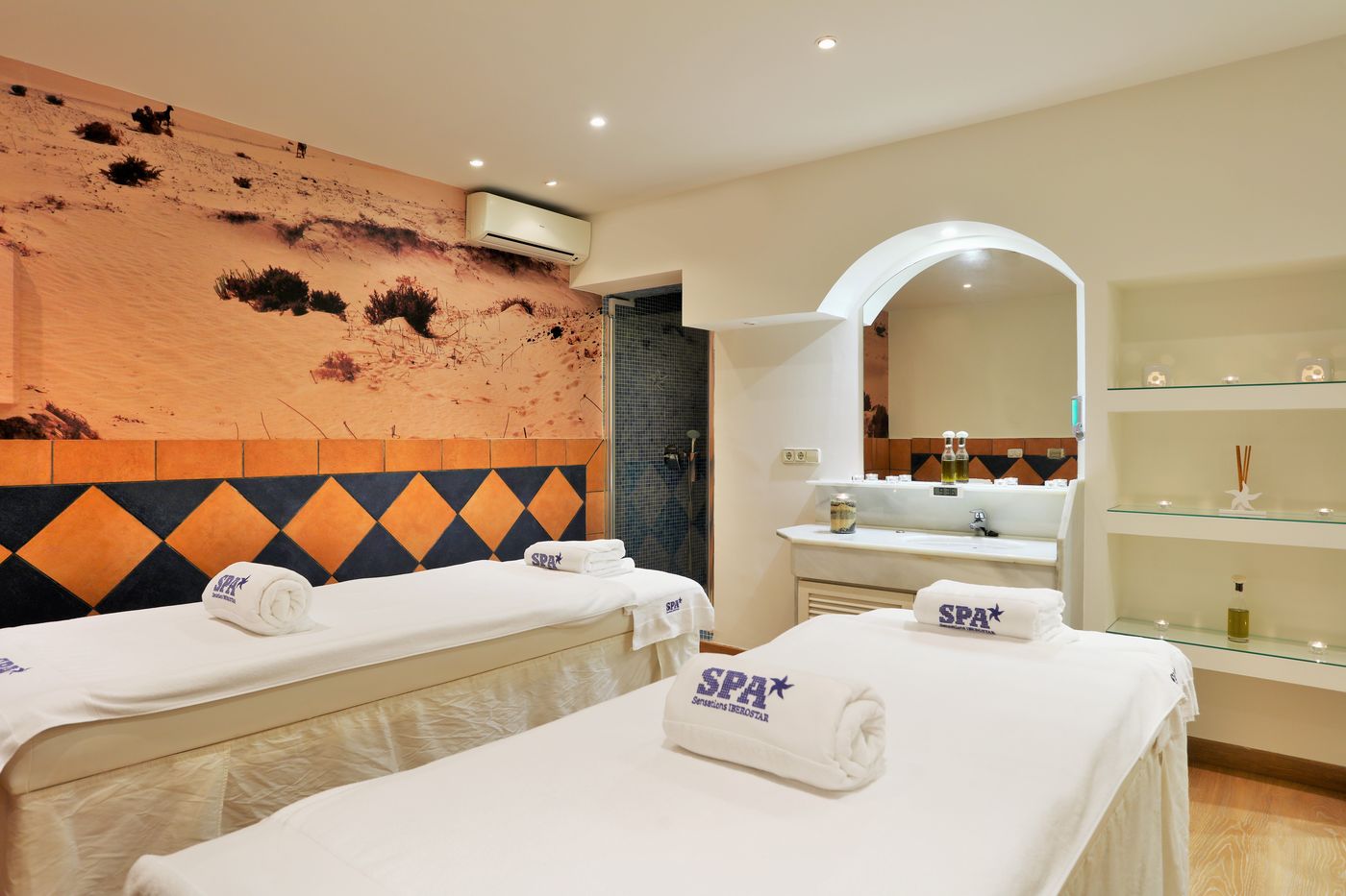 Iberostar-M----laga-Playa-Sports-and-Entertainment-63