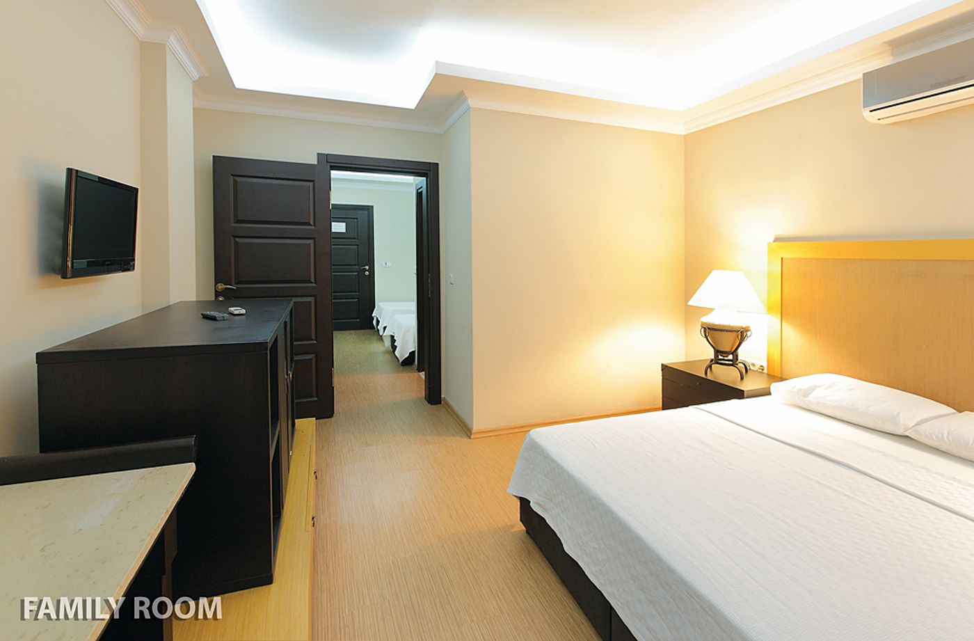 Manaspark-Deluxe-Hotel-Room-39