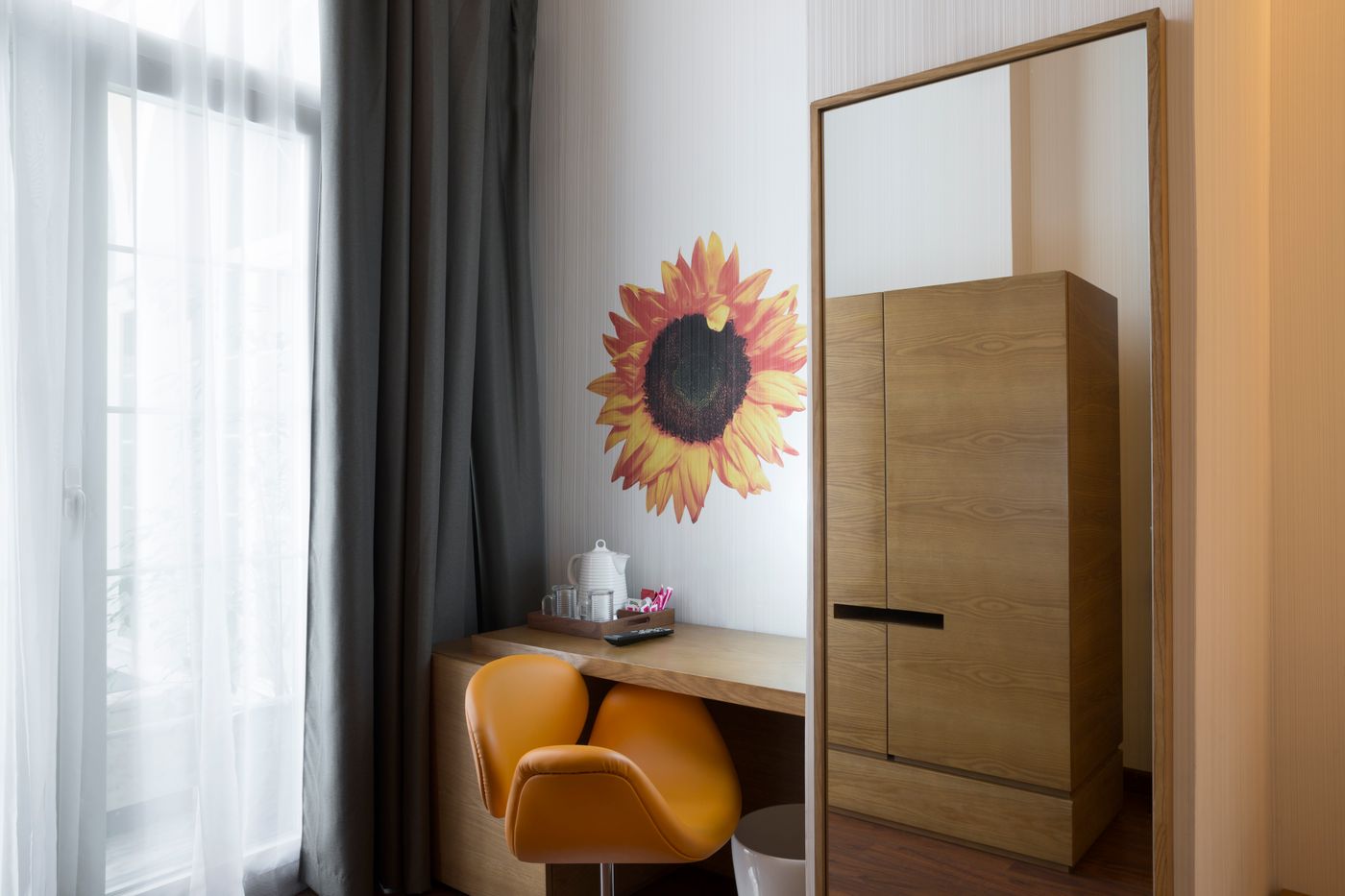 Petite-Palace-Plaza-Hotel-Room-30