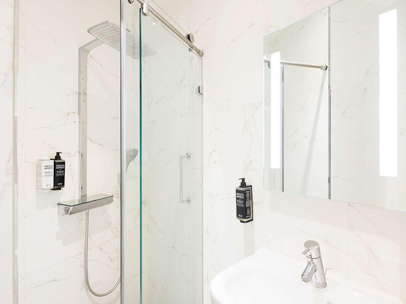 ibis-Styles-Amsterdam-Central-Station-Room-45