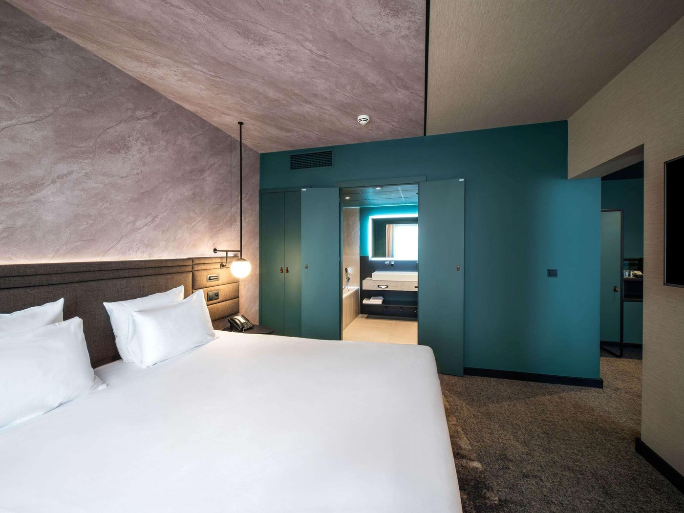 Novotel-Wenceslas-Square-Room-25