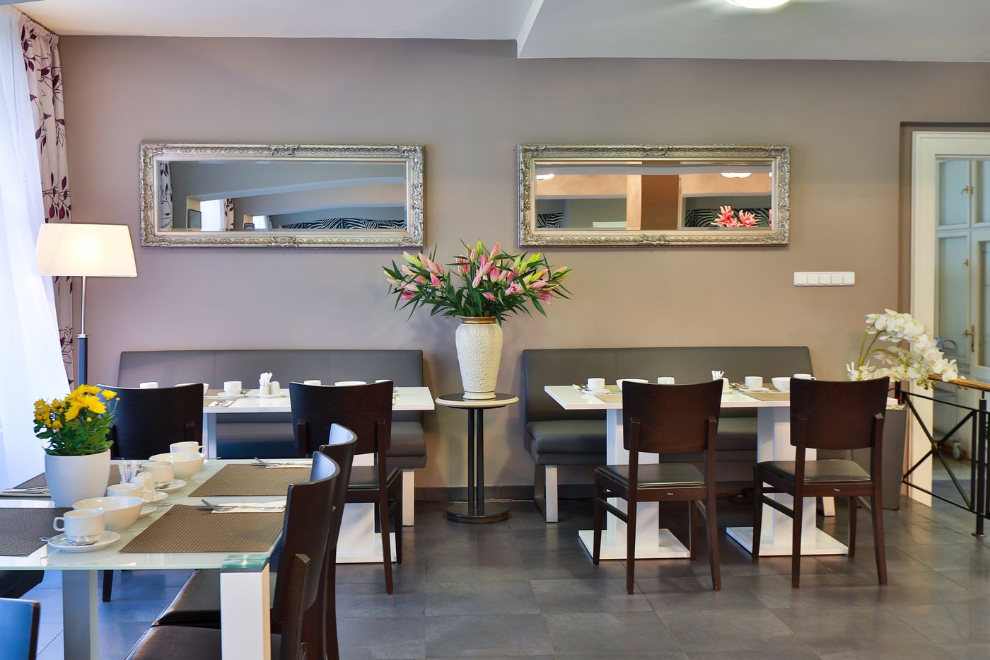 Elysee-Hotel-Restaurant-47