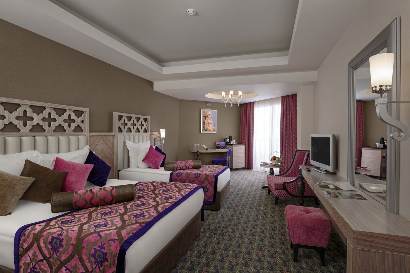 Royal-Alhambra-Palace-Room-22