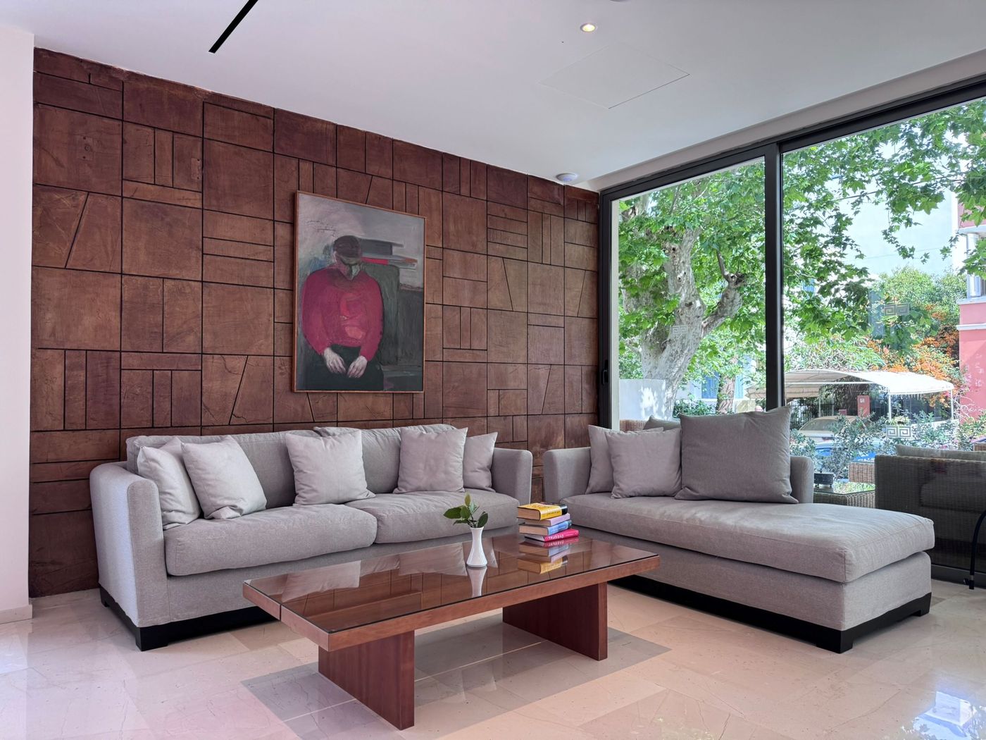 Angela-Hotel-Downtown-Rooms-Lobby-27