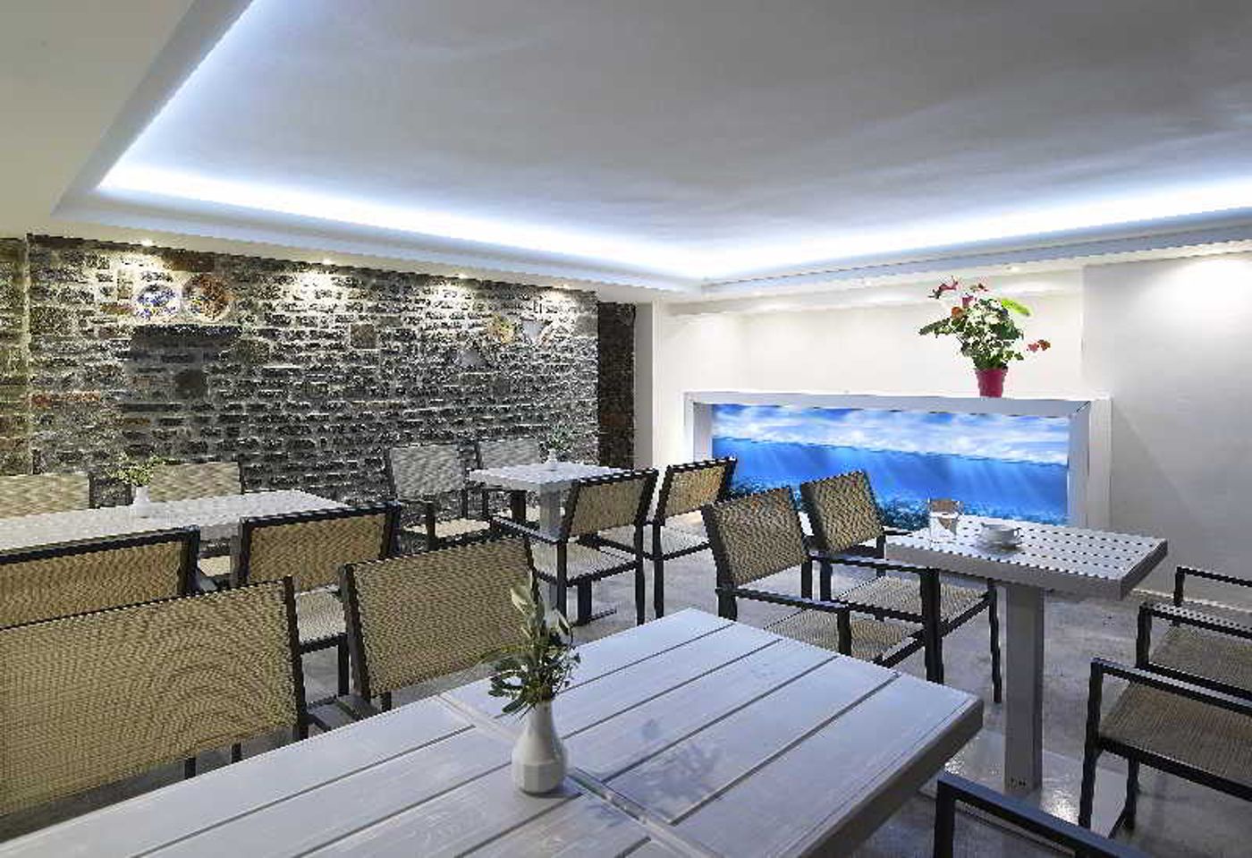 Mistral-Bay-Hotel-Bar-23