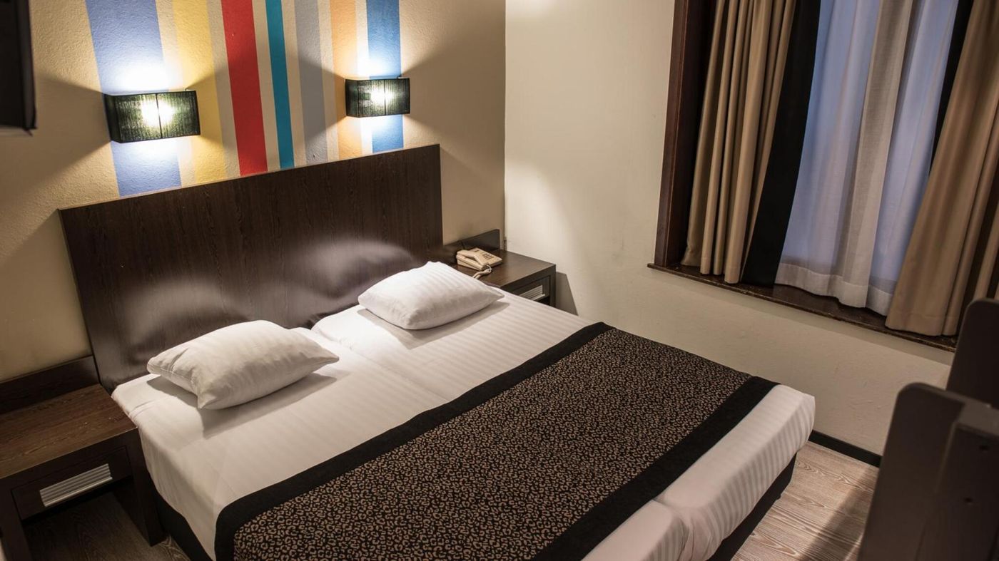 Urban-Yard-Hotel-Room-27