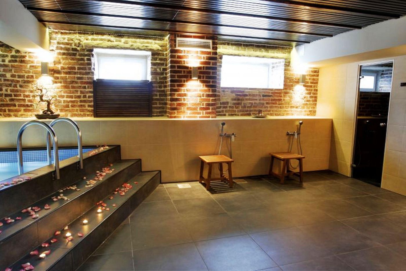 Kreutzwald-Hotel-Tallinn-Sports-and-Entertainment-13