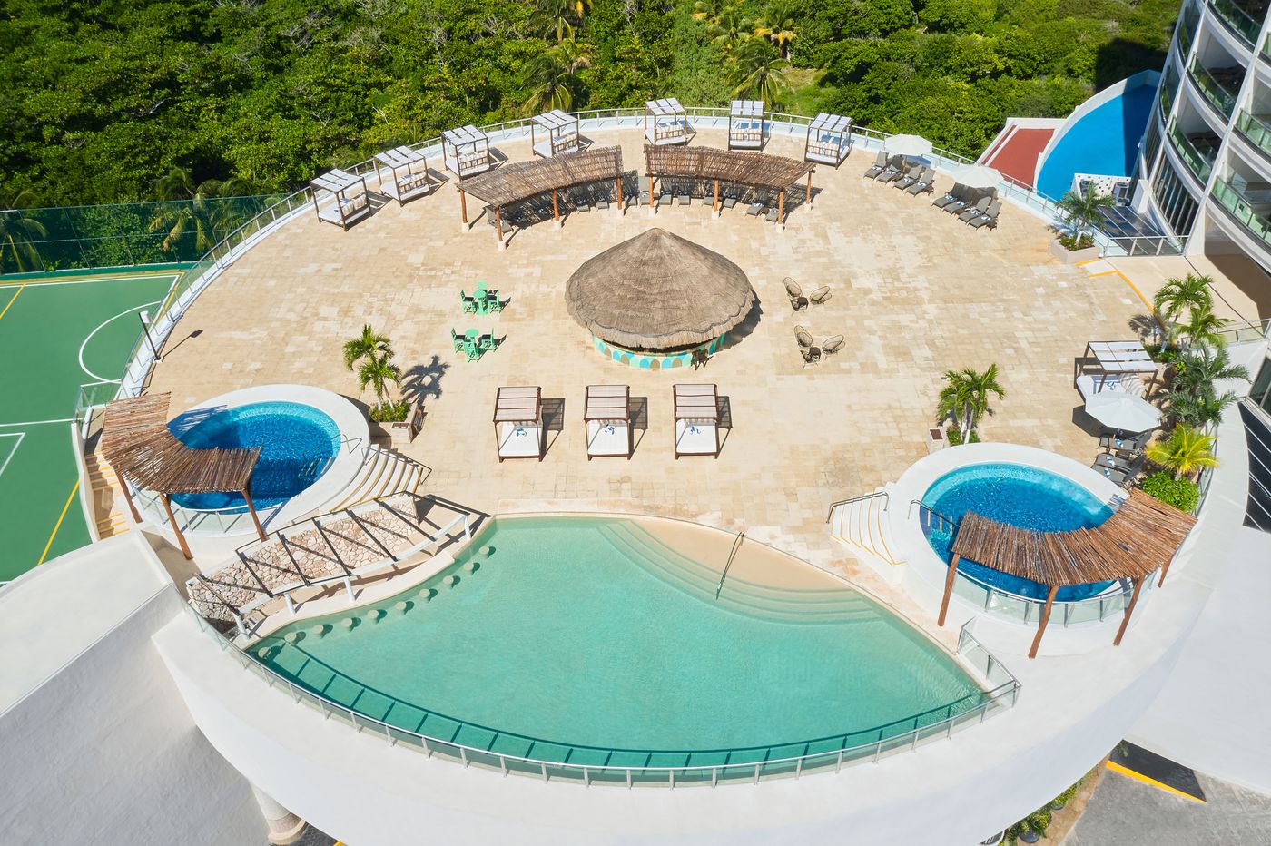 New - Seadust Cancun