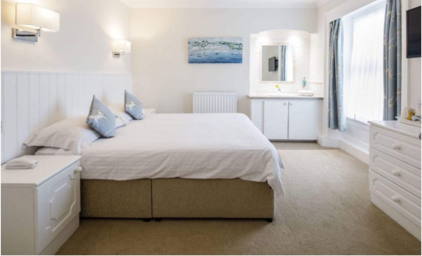 Ommaroo-Hotel-Room-12