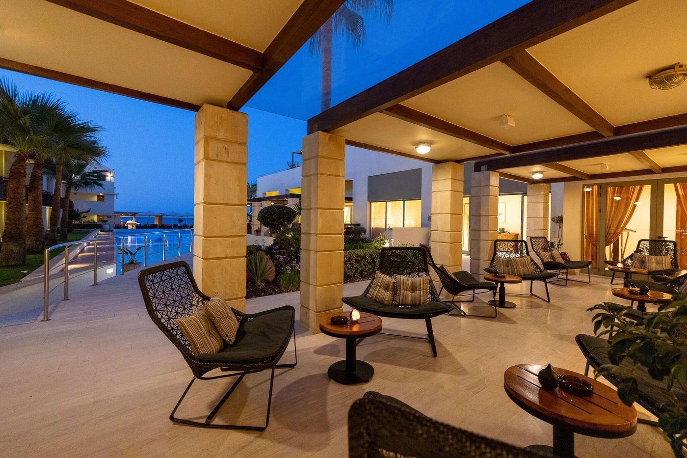 Santa-Marina-Plaza-Lobby-11