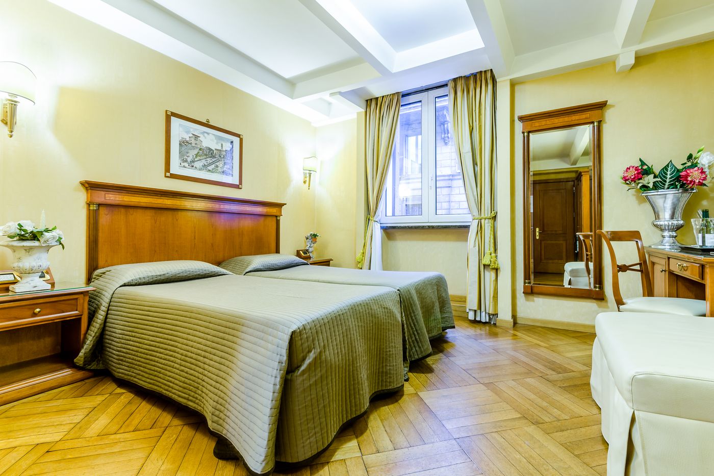 Luxury-Rooms-H-2000-Roma-Room-6