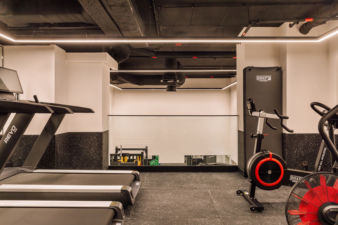 Locke-De-Santa-Joana-Sports-and-Entertainment-73