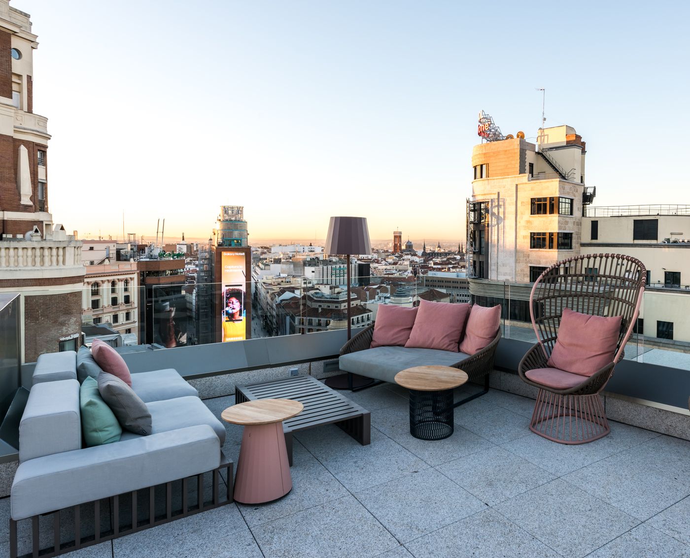 Gran-Via-Centric-II-Terrace-46