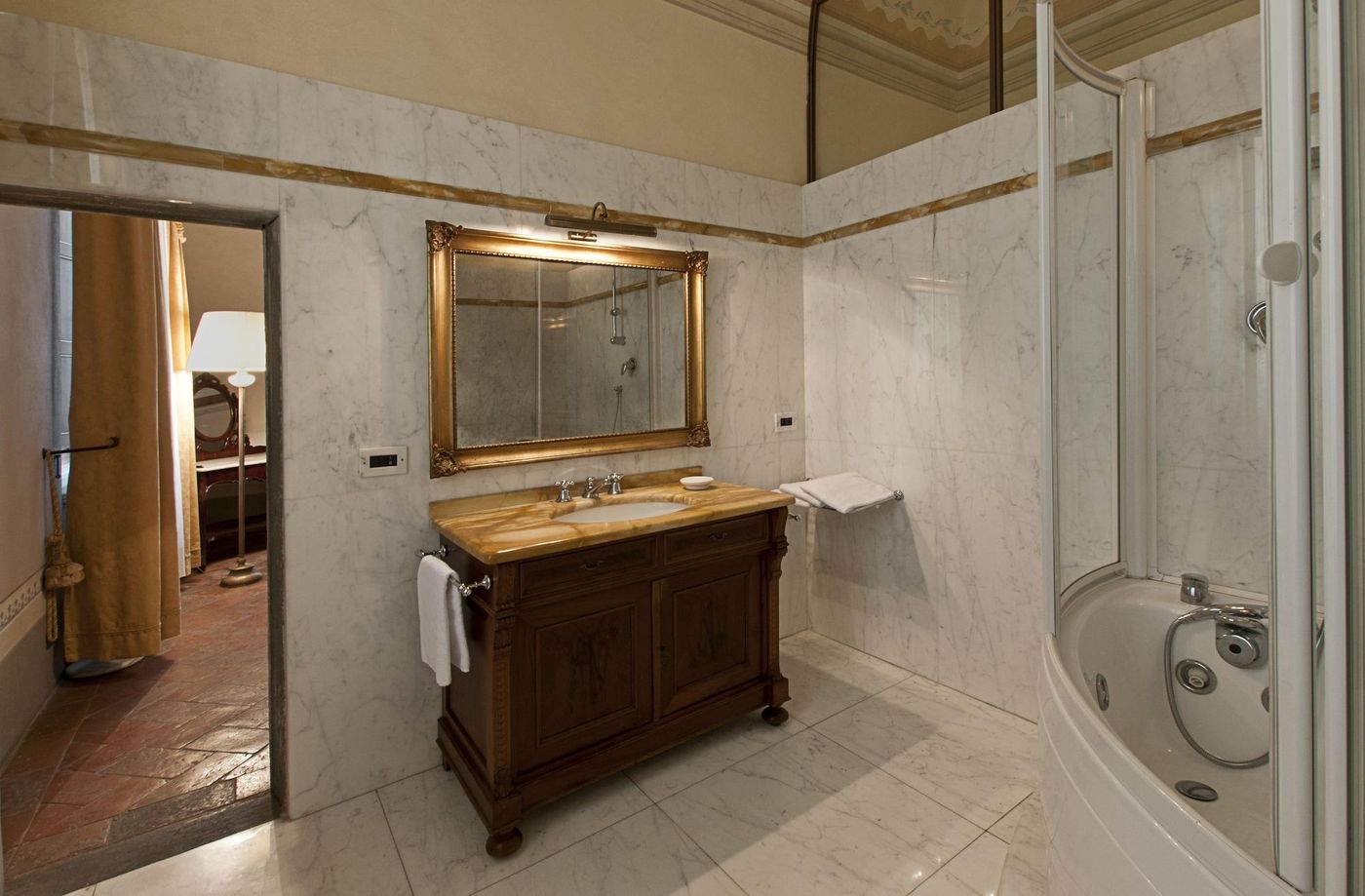 B-B-VillAmorosa-Room-25